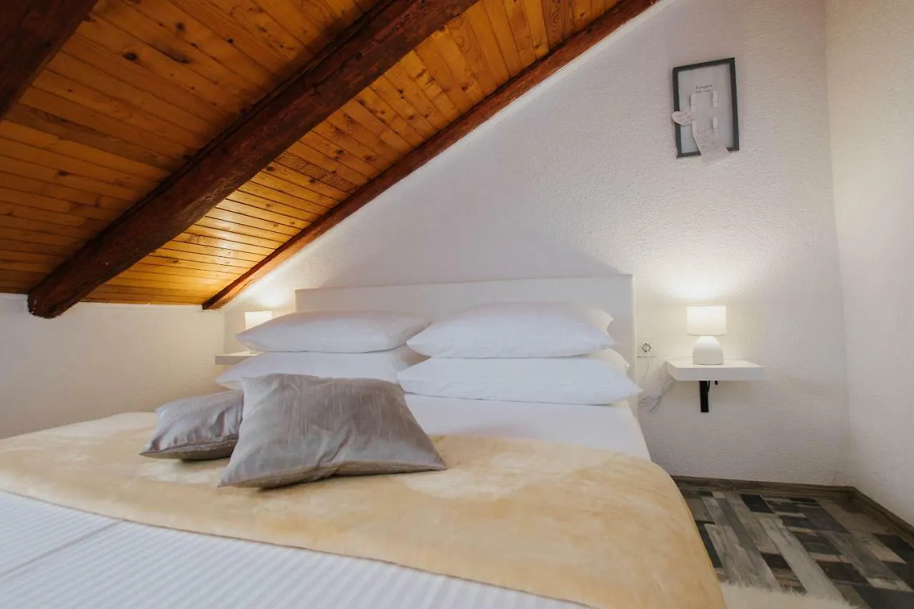 Apartment Toma Trogir