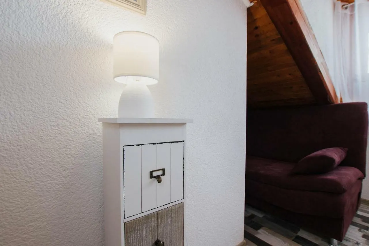 Apartment Toma Trogir 0*,
