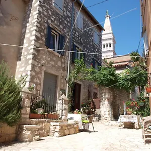 https://monte-apartman.in-istria.net