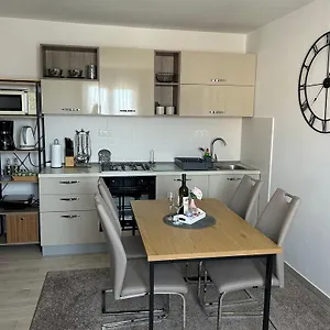 https://apartment-salov-trogir-21220.splithotels.org