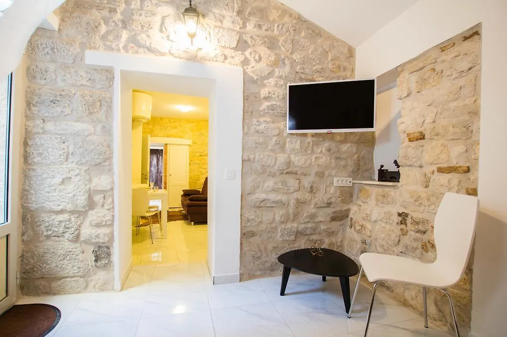 Apartment Toma Trogir 0*,