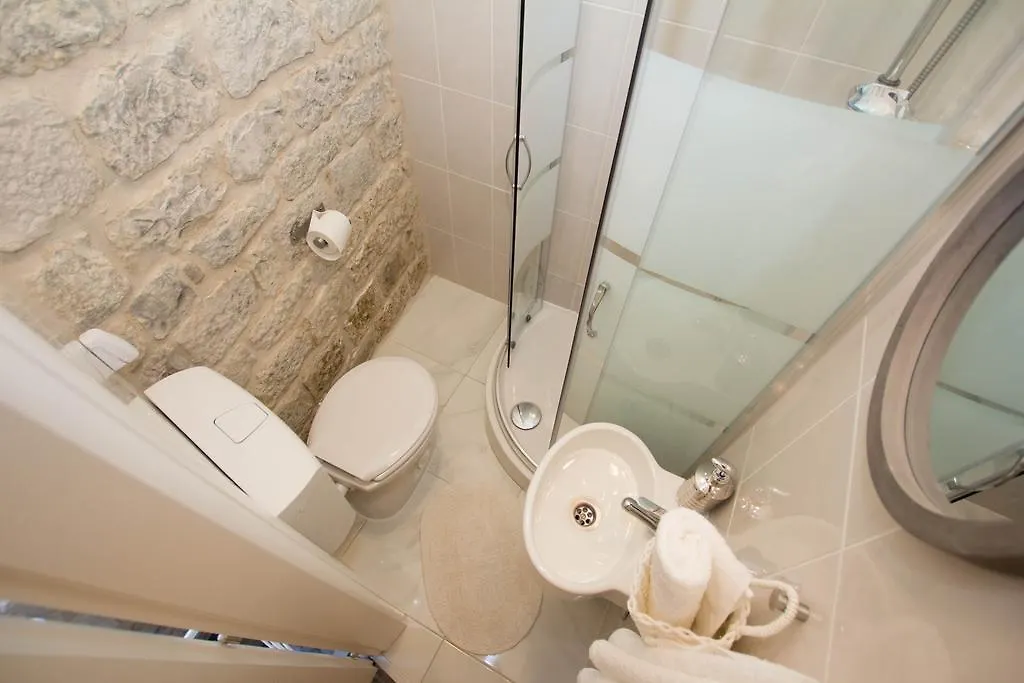 Apartment Toma Trogir 0*,
